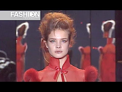 YVES SAINT LAURENT Fall 2004 Paris - Fashion Channel