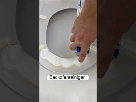 Vergilbte Klobrille reinigen. Mit diesem Trick bekommst du dein Klo wieder sauber!