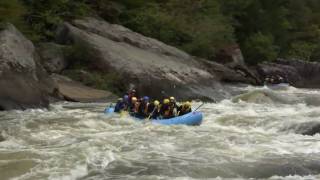 preview picture of video '2800 cfs - Fourth Drop of Lost Paddle Rapid, Gauley River (Tumble Home)'