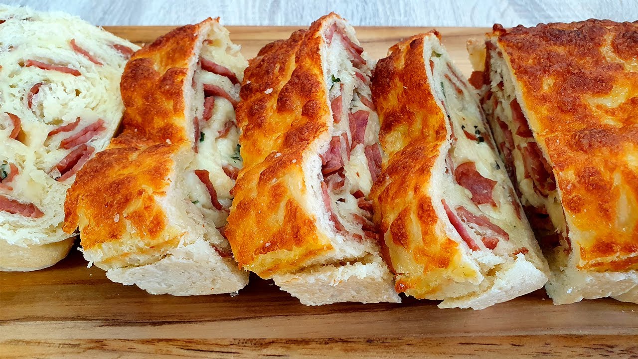 After this recipe, you will only want bread like that! Bread with sausage [Activate translation]