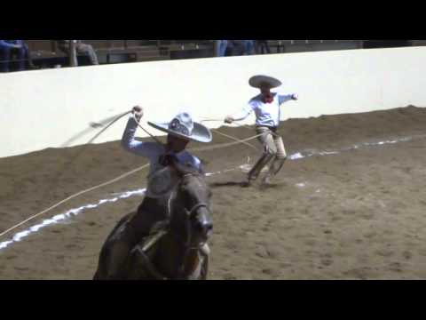 don Jorge Franco dio cátedra en Queretaro, 1ro en meter las trikis a pie