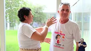 UM TOQUE E TUDO MUDA | Documentário Completo [LIBRAS]