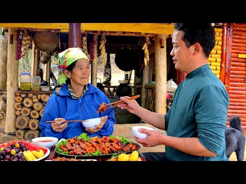 CEO TrieuVang - God's Grace in the Forest for Harvesting and a Meal for the Old Woman.