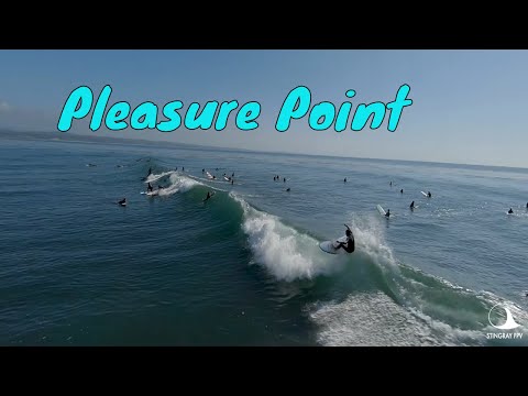 ការថតដោយយន្តហោះគ្មានមនុស្សបើកដ៏ត្រជាក់នៃការ surf ដ៏រឹងមាំនៅ Pleasure Point