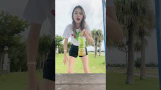 幸せなのに立たなかった…?#shorts #ももちゃんねる #幸せなら手をたたこう #ペットボトル