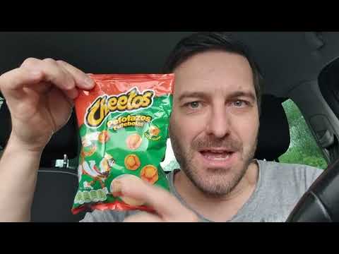 Cheetos Pelotazos Futebolas im Test: Wie schmecken die Maisfußbälle mit Käsegeschmack?
