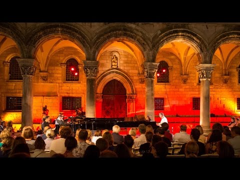 Vivaldi 4 seasons for 3 pianos