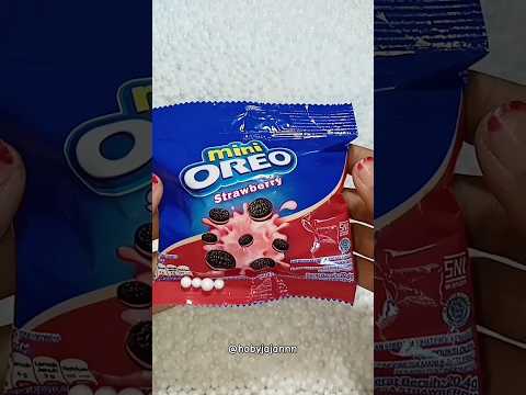mencari dan menemukan mini oreo strawberry didalam kardus #shorts #huntingjajan #viral