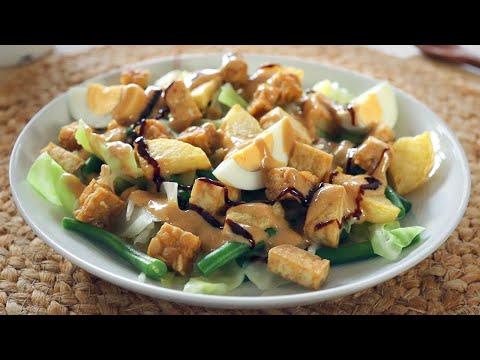 Gado Gado | Indonesian Salad With Peanut Sauce