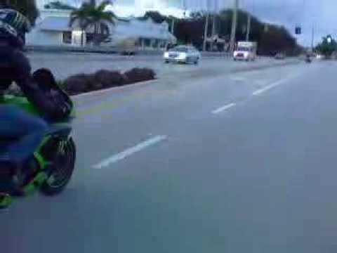 SAGY DOING A WHEELIE ON STIRLING 8-18-2013  2013 KAWASAKI ZX-6 636