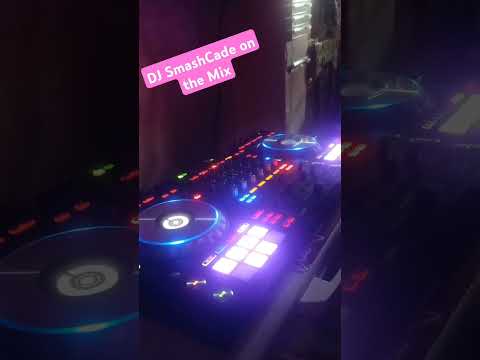 Dj SmashCade on the Mix