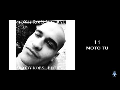 MŁODY KORS ― MOTO TU