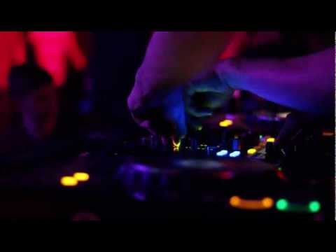 ContraBass - Gorillas on Drums // THE SEXINVADERS