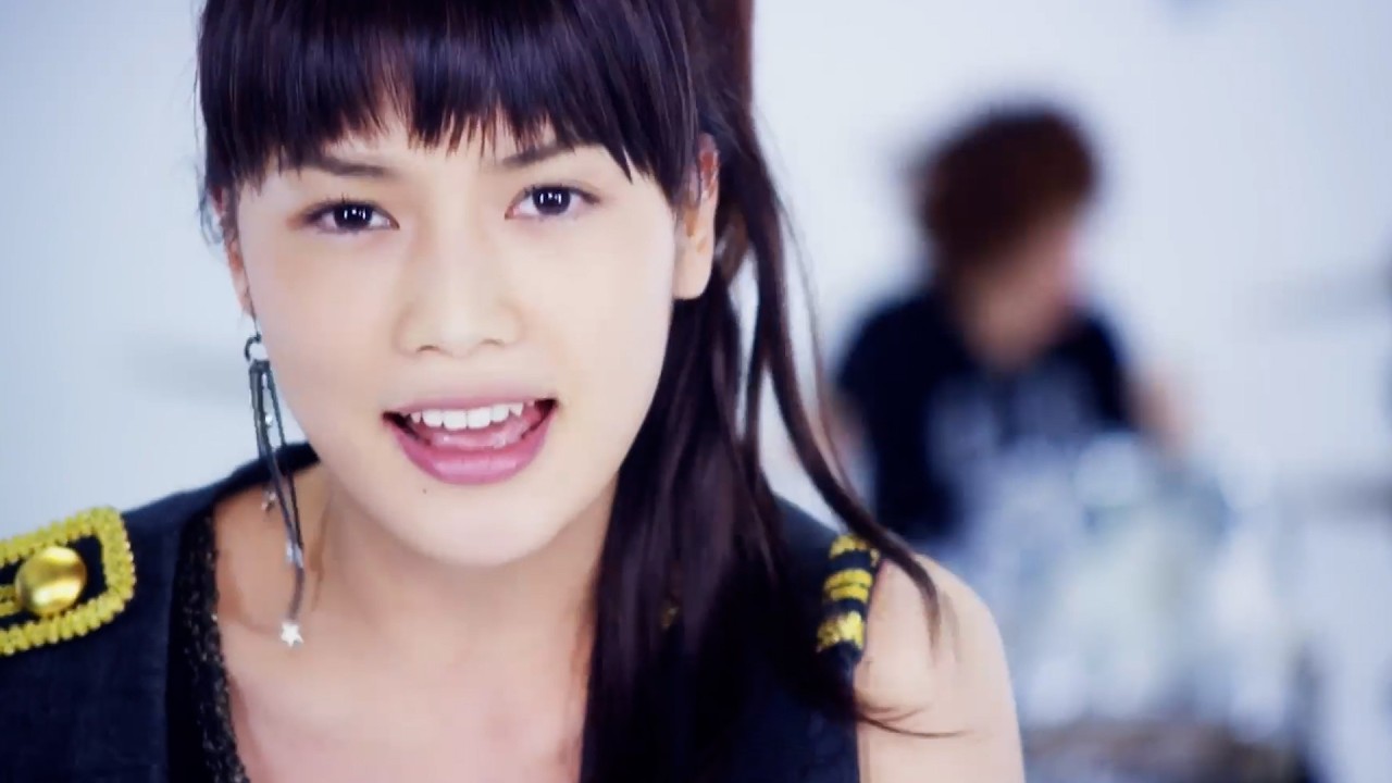 『HELLO』 - YUI