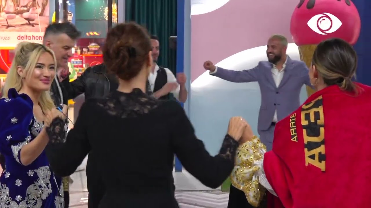 Ermiona i bashkohet dasmës, hyn në valle