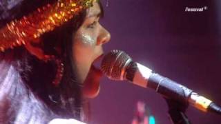 Bat For Lashes - What&#39;s A Girl To Do? (London Live, Album Chart Show 2006)