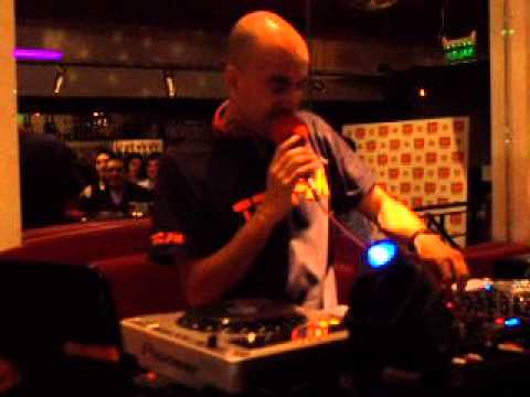 Alberto Lencina emocionado en el Vuelo 100.