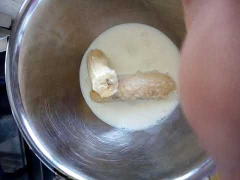 Faccio il frullato alla banana da sola per la prima volta(finito male)