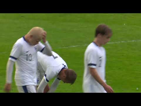 Otto Ruoppi U16 maajoukkue alustamassa maalia