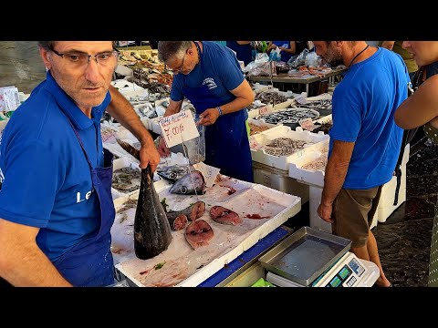 Exploring Naples Oldest Street Market: La Pignasecca's Food And Culture