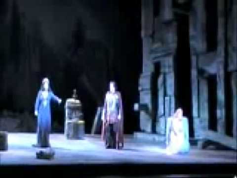 Norma Act 1 finale trio: Elizabeth Blanke-Biggs