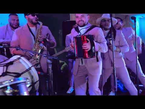 EL GRUPO D'AHORA - MARIALEYDA (DESDE EL PINO SERRANO)