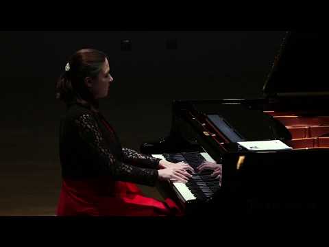 Luisa Splett performs Jacques Offenbach
