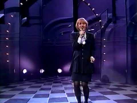 AMI ASPELUND - Kaikki muuttuu. Sov. Jari Puhakka (Pellit Auki, TV1 1993)