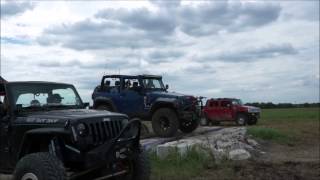preview picture of video 'Jeeps take on the Royal Purple 4x4 Course Baytown Tx 9/27/14'