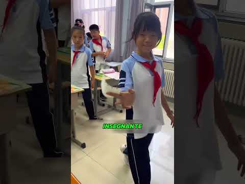 Regali per la maestra… ma l’ultimo era incredibile! 🎁.#shorts #viral #shortvideo