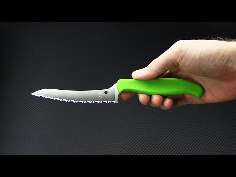 Spyderco Pointed Z-Cut Green SpyderEdge Serrated Kitchen Knife For Sale