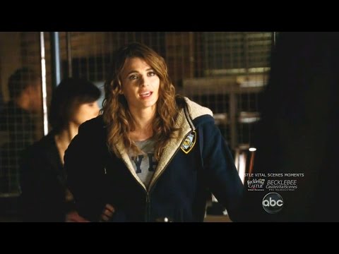 Castle 4x16 Moment: Beckett is so jealous  she missed her own desk at the precinct  (Linchpin)