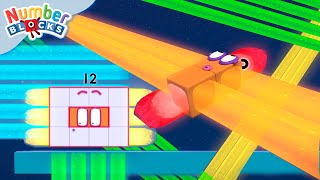 Luzes Brilhantes de Hanukkah 🕯️  Aprenda a Contar para Crianças | Desenhos Matemática | Numberblocks