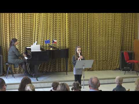 Karolína Tothová zobcová flétna - Třídní předehrávky Ivany Zdrálkové 2019