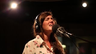 Julianna Barwick "One Half" Live on Soundcheck