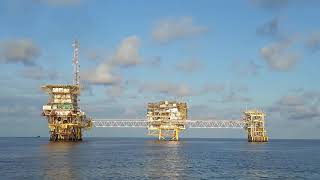 Download lagu D35 platform bintulu mp3