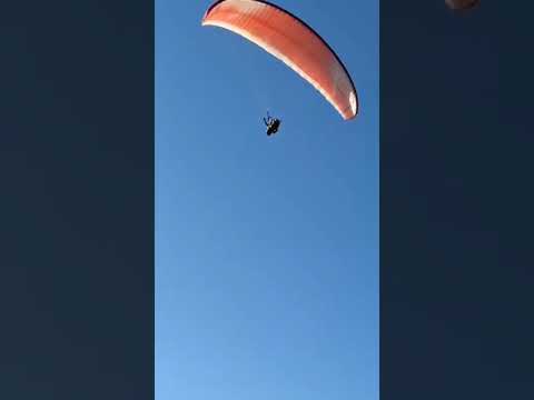 Parapente aterrizaje en parque #parapente #turmeque #boyacá