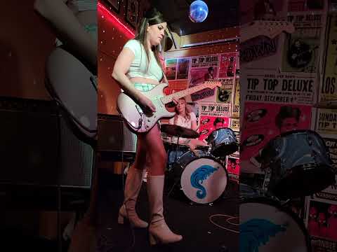 The Surfrajettes (live)