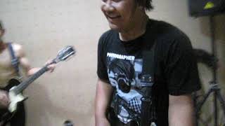 Download lagu Jadilah pemberani blingsatan mp3 Download lagu Jadilah pemberani blingsatan mp3