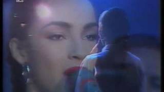 Sade - Why can&#39;t we live together - LIVE