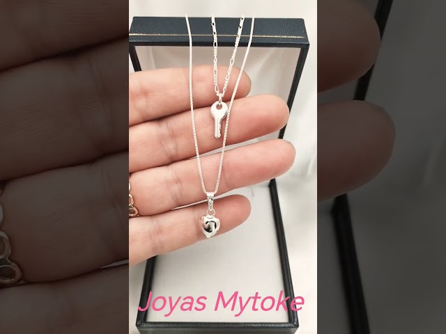 Vídeo relacionado con GAUEIOUR Collar con llave Alastor, accesorio de llave de amor de personaje de anime, colgante de juego de rol de niña, regalo de joyería con temática de anime (rojo), Plata esterlina, No es una piedra