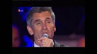 Curtis Stigers - Moon River - Trompete, Till Brönner - Stuttgarter Philarmoniker   JazzOpen Stuttgar