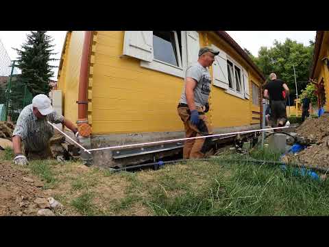 Lift a house/cabin with bottle jacks | Podnoszenie domu na lewarkach butelkowych.