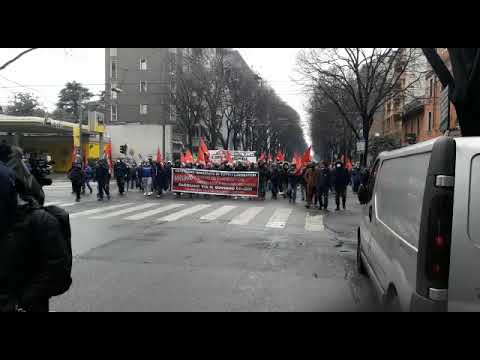 Milano, 15 febbraio 2022 - Contro Draghi, contro il carovita, contro green pass e obbligo vaccinale