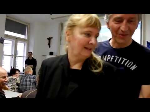 Prvi del Predavanja o nastanku drevesa, na srečanju Slovenskega rodoslovnega društva. Predava ga. Nada Brezovar.