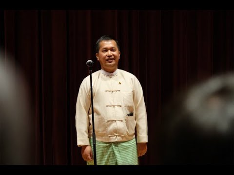 [東京外国語大学］卒業式名物 27言語お祝いメッセージ（2017年度卒業式）