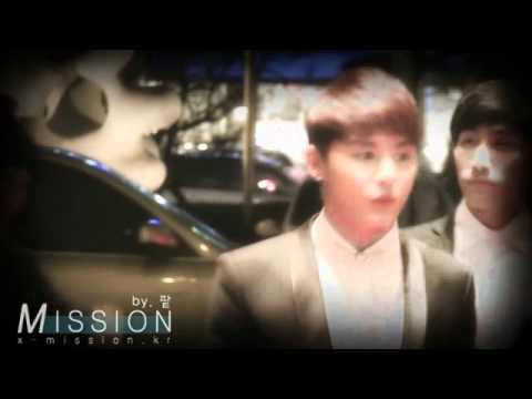 [Fancam] 111206 2011 Asian Jewelry Awards - Junsoo Entrance