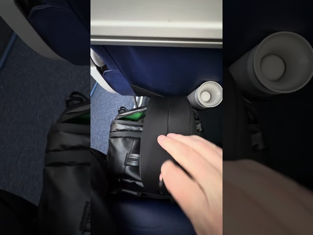 Vídeo relacionado con COR Surf Mochila impermeable de 25 L y 40 L con funda acolchada para laptop, azul oscuro, 25L