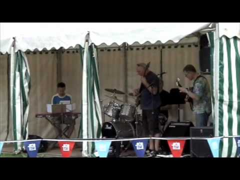 Grooova -- 'Sticks and Stones', Childwickbury Arts Fair 2011