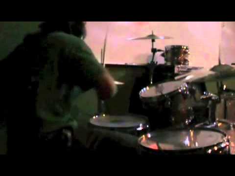 Chris Llarenas Warming Up Drumming to The Black Seeds !!!!